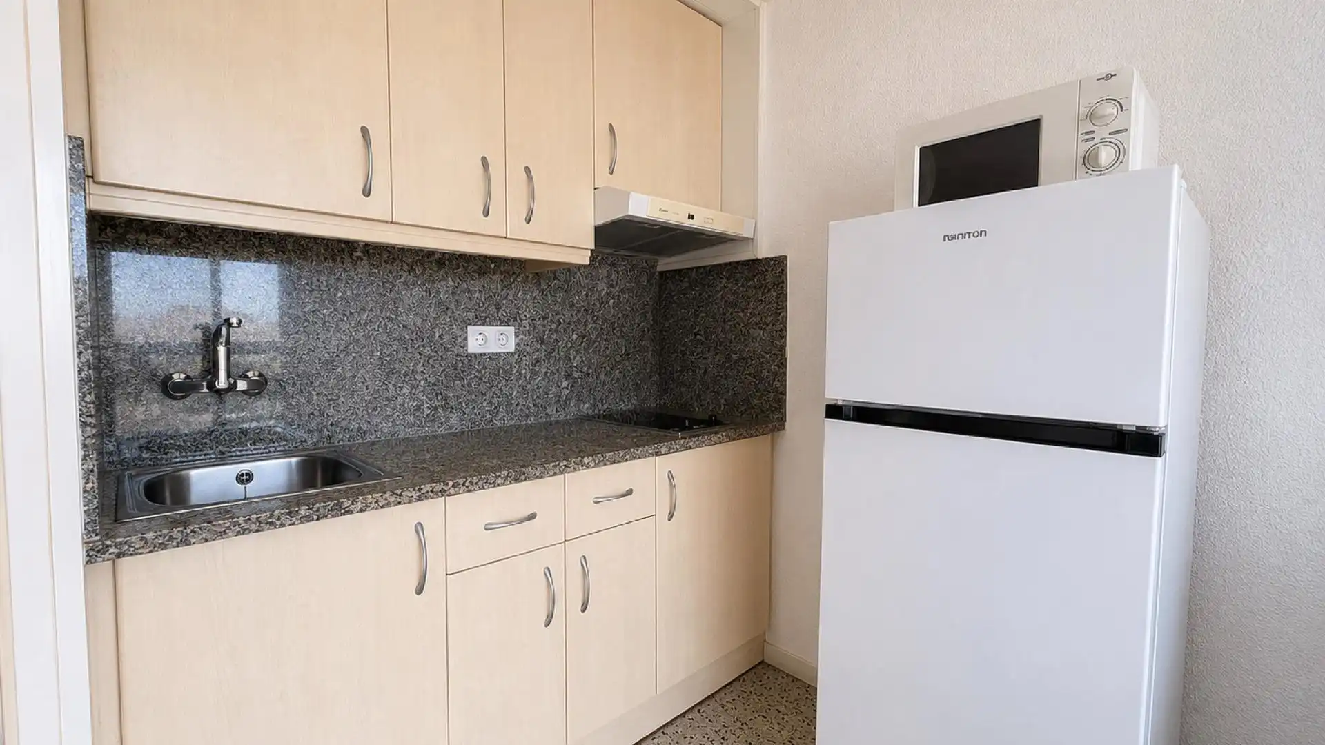 Studio with terrace for sale in Pasaje DELTA MUGA 9, imagen 5