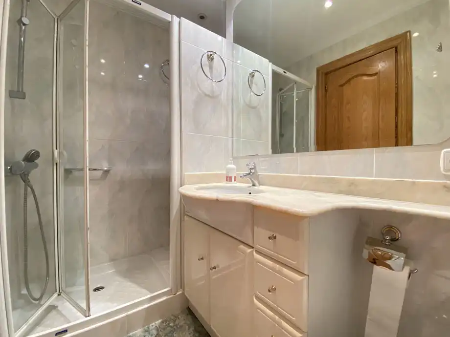 Baño de Piso en venta en Vitoria - Gasteiz con Calefacción, Parquet y Trastero