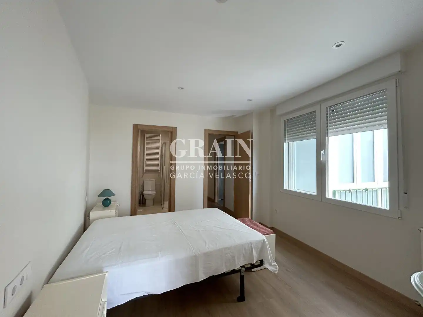Dormitori de Apartament de lloguer en Albacete amb Aire condicionat, Calefacció i Balcó