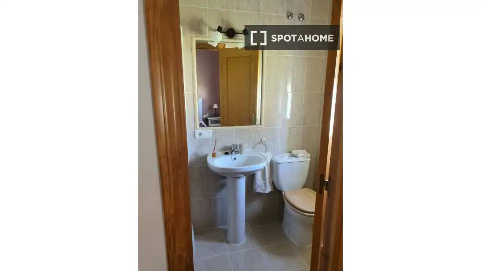 Room in Las Lagunas - Campano