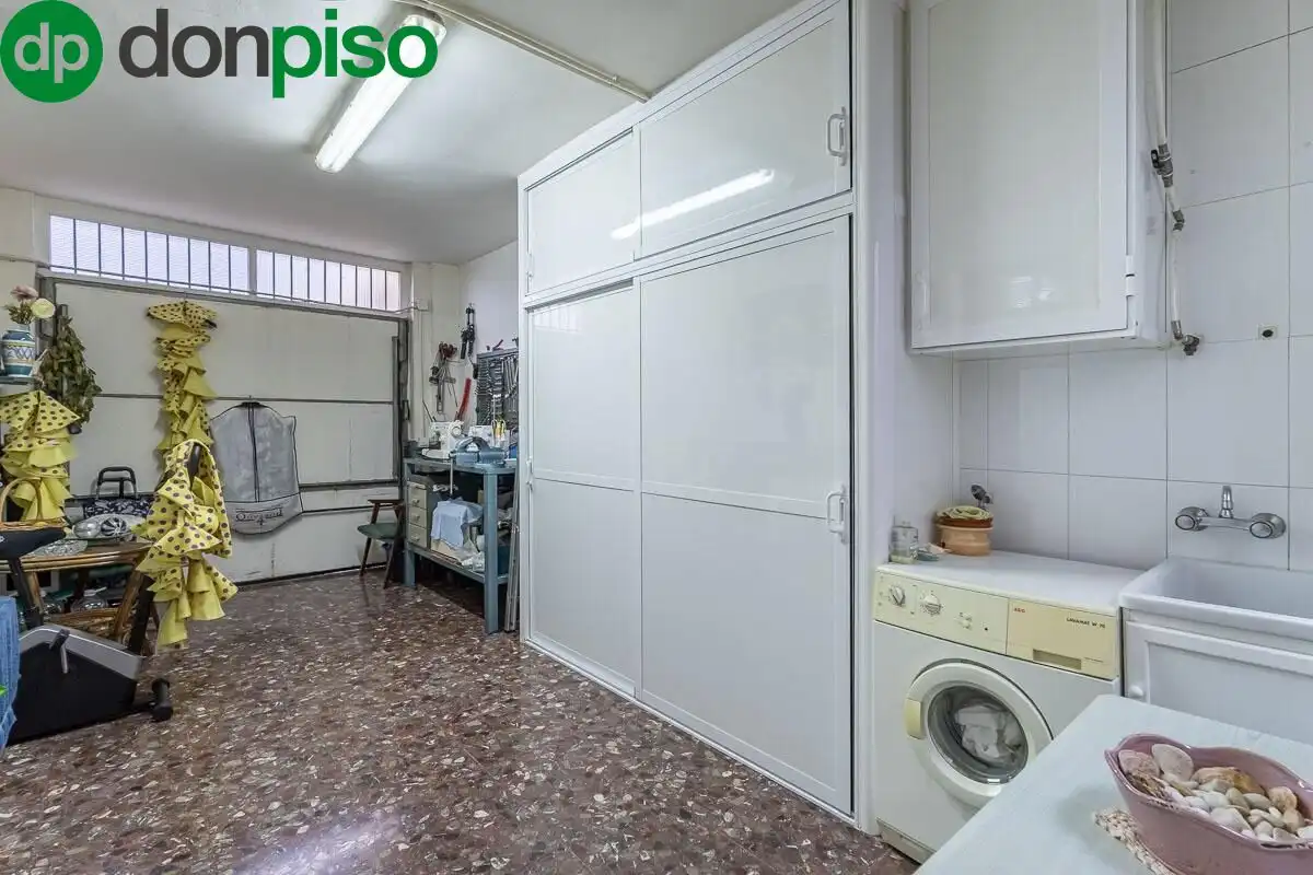 Kitchen of Houses for sale in Granada  with Air Conditioner, Heating and Terrace