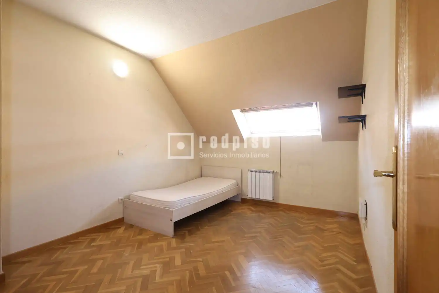 Bedroom of Duplexes for sale in Madrid  with Air Conditioner, Heating and Private garden