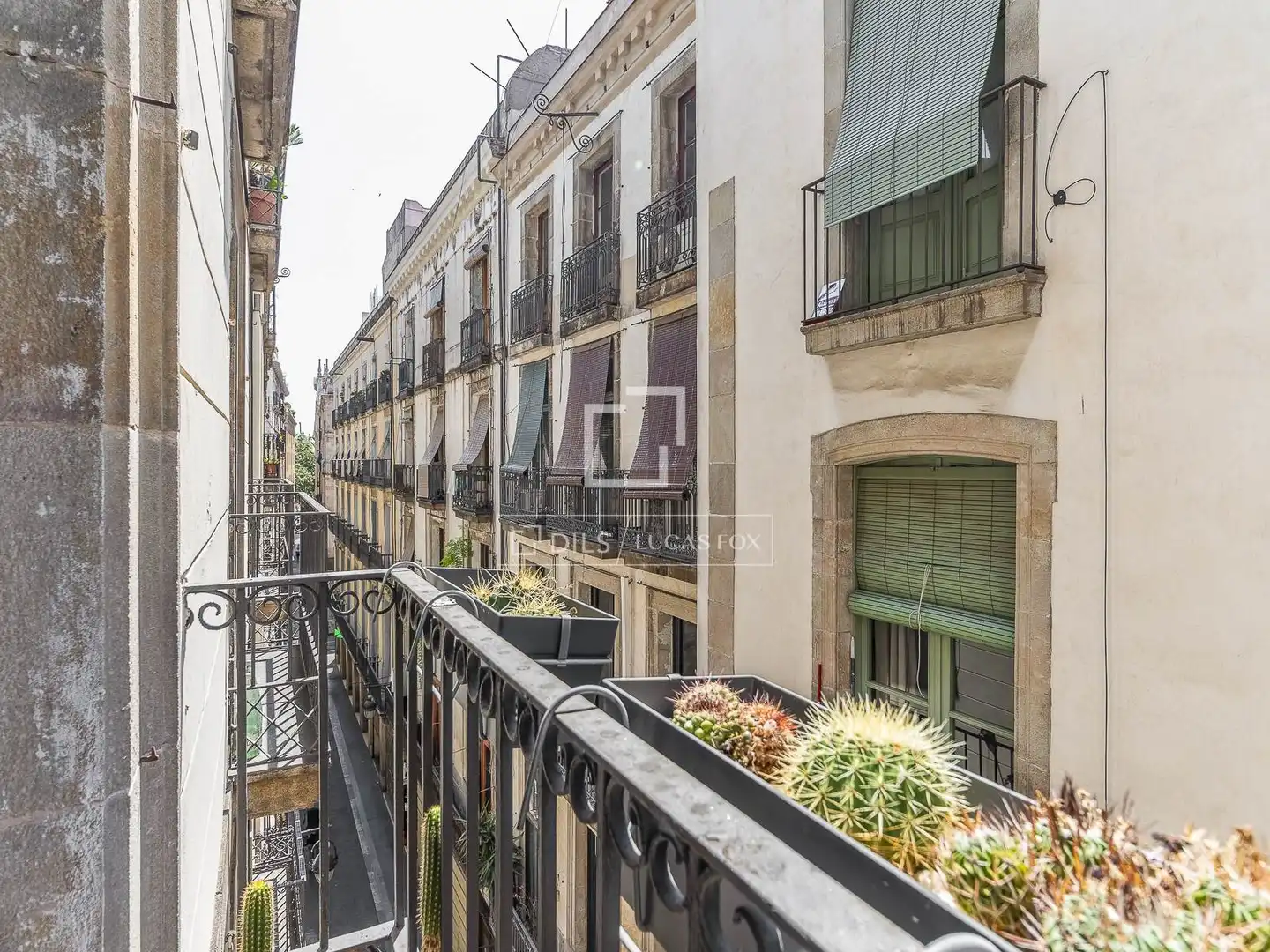 Vista exterior de Piso en venta en Barcelona con Aire acondicionado, Calefacción y Parquet
