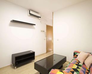 Sala d'estar de Apartament per a compartir en  Madrid Capital amb Aire condicionat i Terrassa