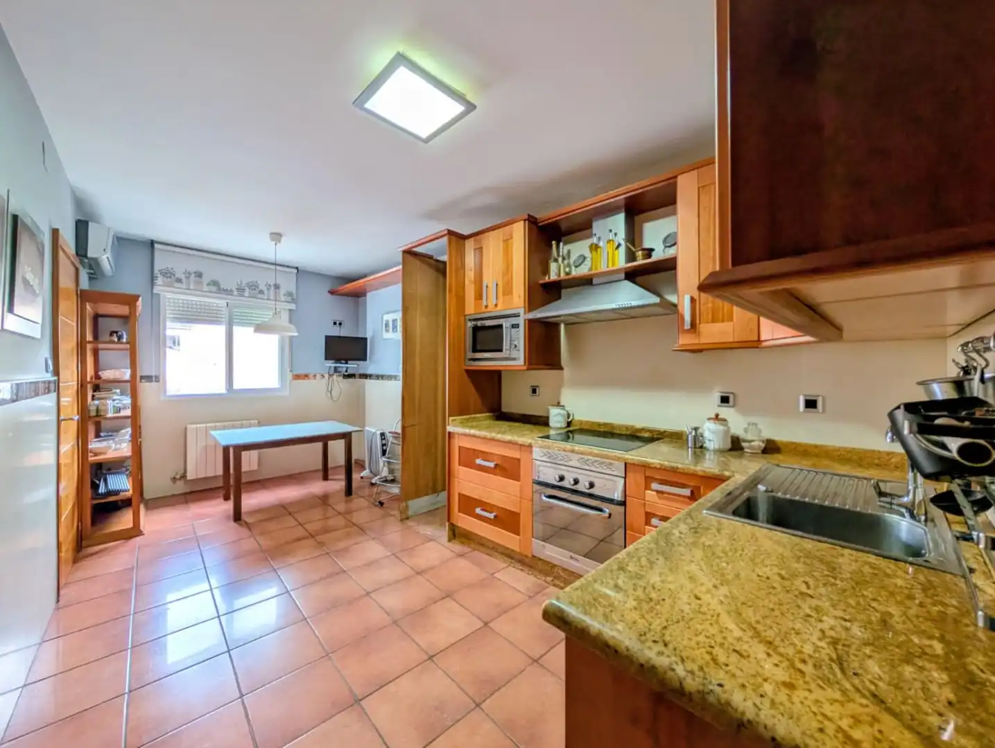 Cuina de Dúplex en venda en Loja amb Calefacció, Terrassa i Traster