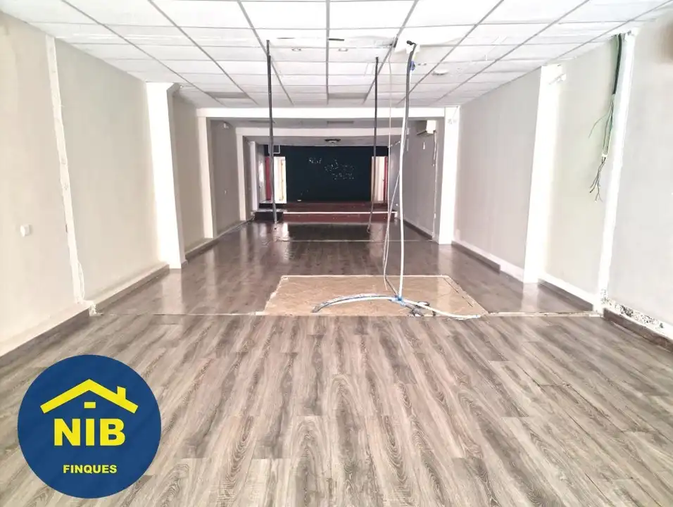 Local comercial en venta en Nou Barris, imagen 2