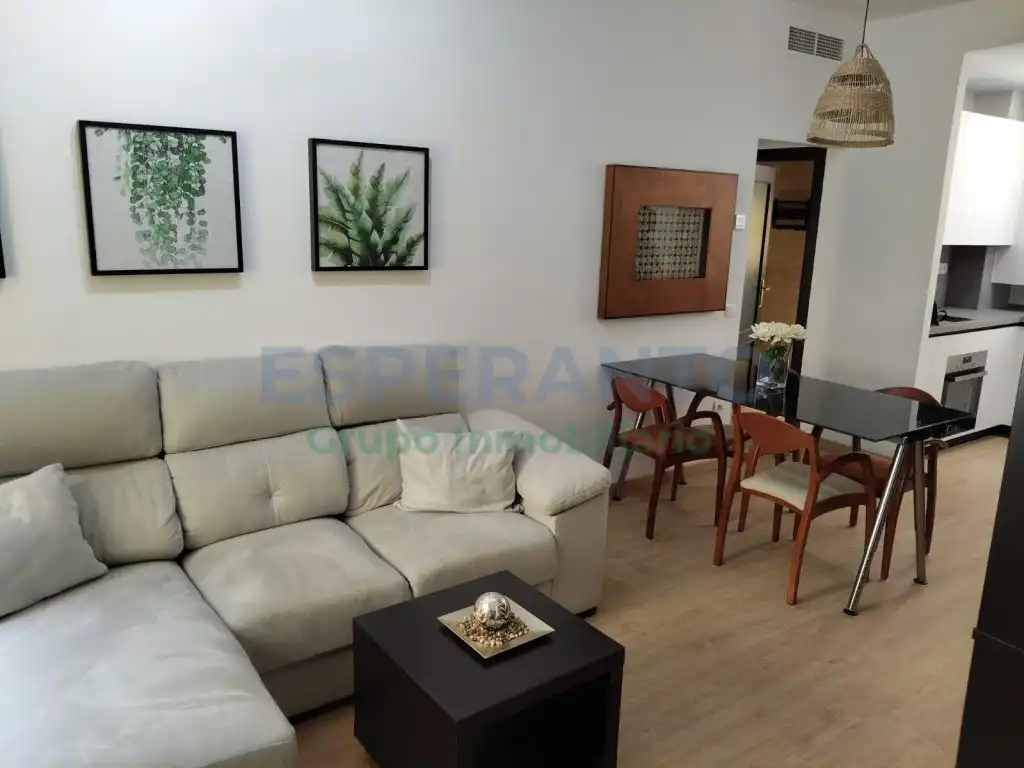 Sala d'estar de Apartament de lloguer en Málaga amb Aire condicionat, TV i Internet