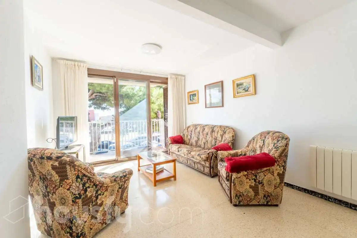 Sala de estar de Piso en venta en Vilanova i la Geltrú con Calefacción, Terraza y Balcón