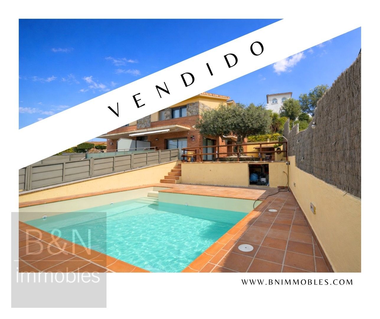 Garden of Houses for sale in Terrassa  with Air Conditioner, Heating and Terrace