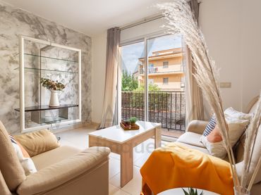 Appartamento con balcone in vendita a Carrer Verge del Pilar