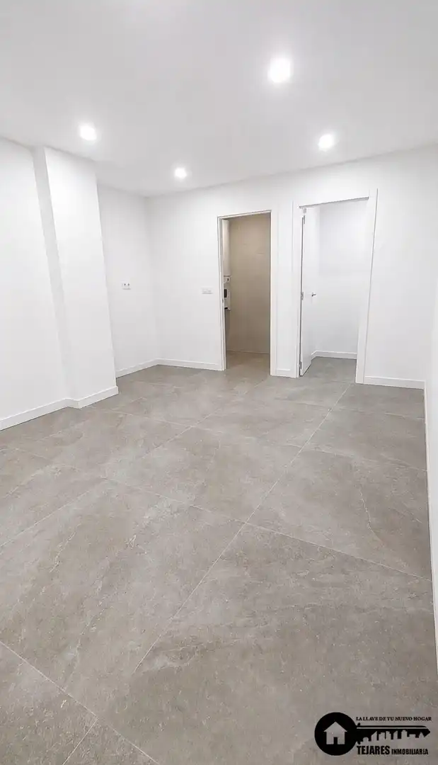 Piso en venta en Albacete con Balcón