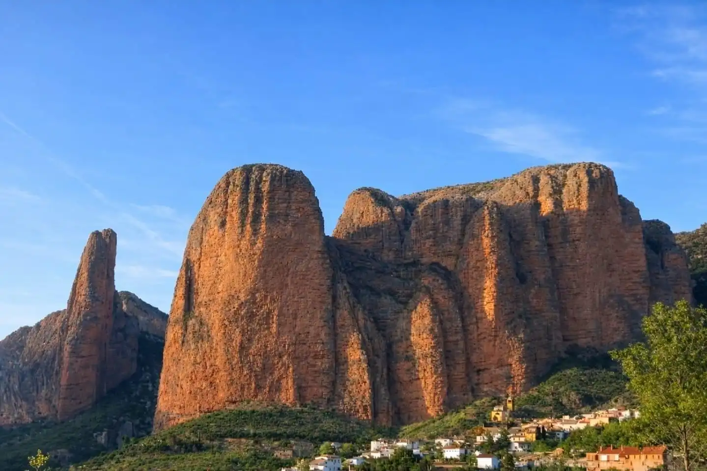 Exterior view of Buildings for sale in Ayerbe