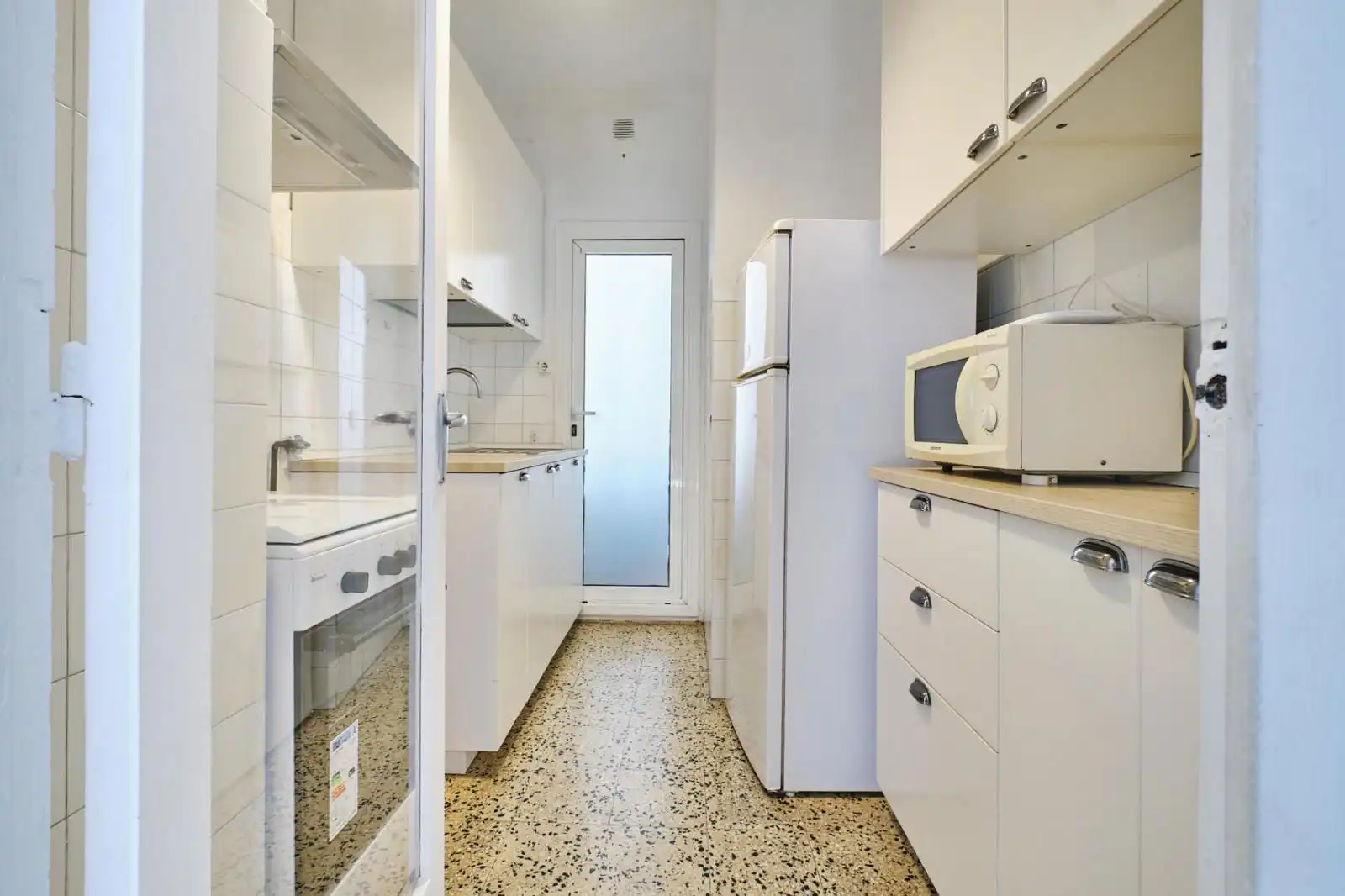 Kitchen of Flat for sale in Barcelona  with Air Conditioner, Washing machine and Microwave