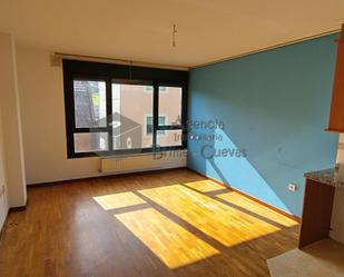 Sala d'estar de Apartament en venda en Piloña amb Calefacció