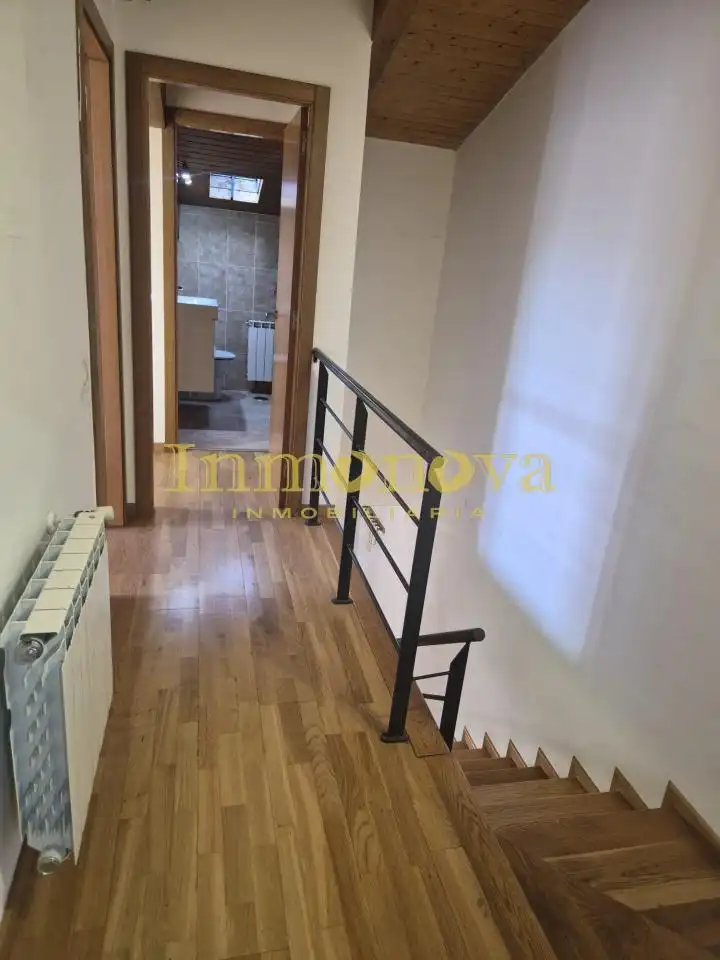 Casa adosada en venda en A Merca   amb Calefacció, Jardí privat i Terrassa