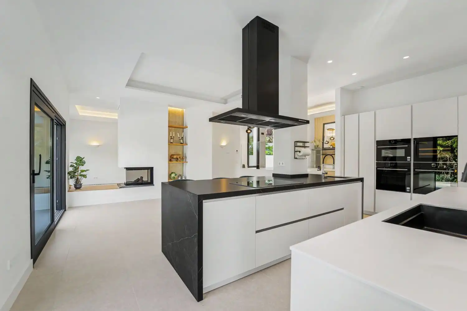 Cocina de Casa o chalet en venta en Sotogrande con Aire acondicionado, Calefacción y Jardín privado