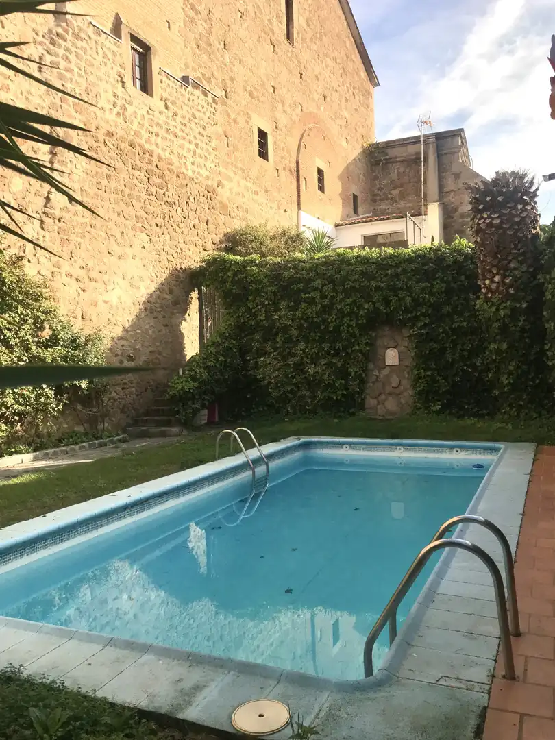 Piscina de Casa adosada en venta en Plasencia con Aire acondicionado, Calefacción y Jardín privado