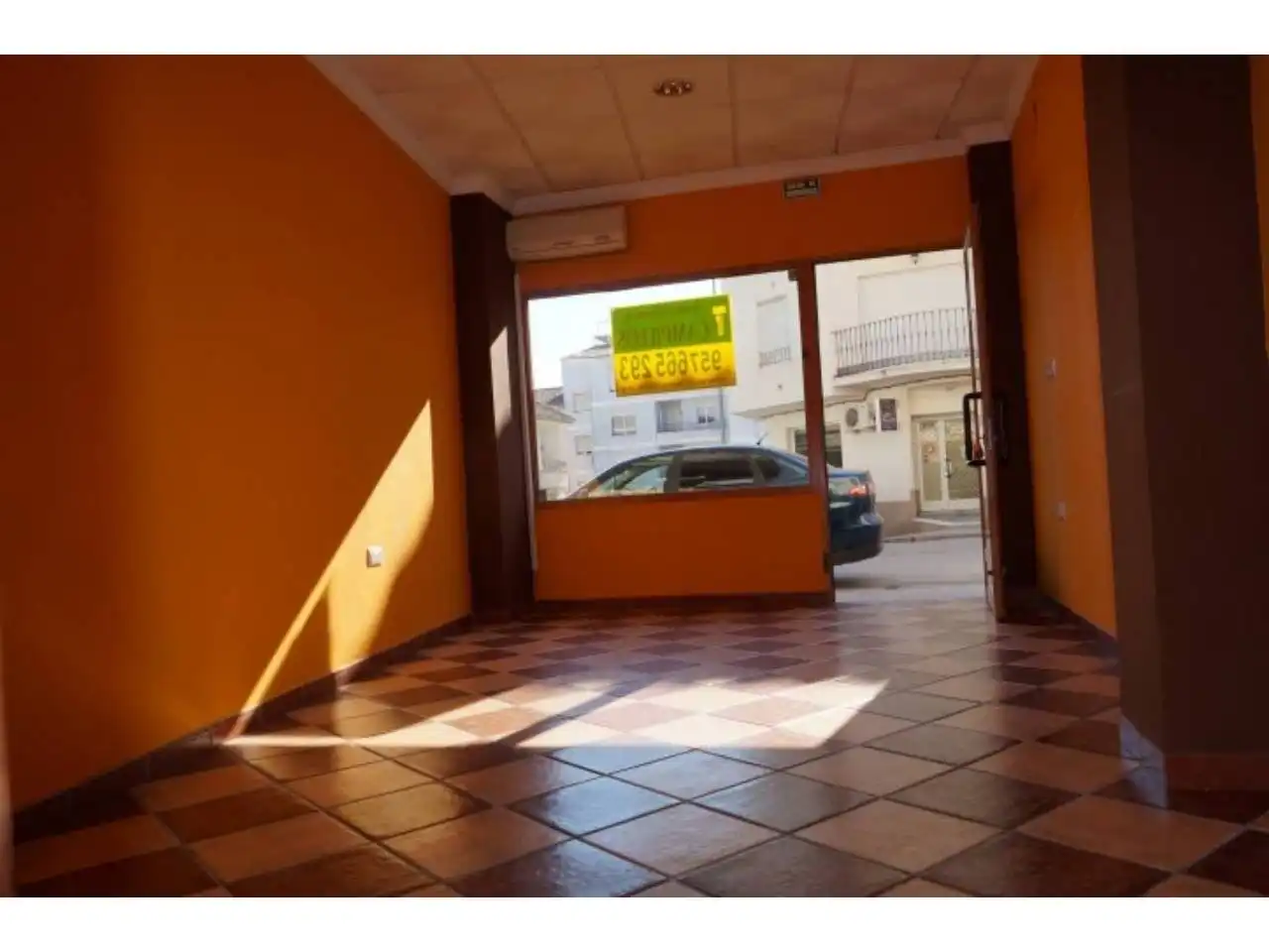 Local comercial en venda a Baena, imagen 2