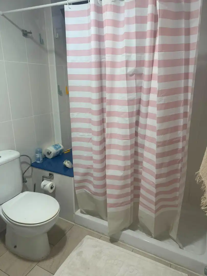 Baño de Piso de alquiler en Telde con Terraza y Amueblado