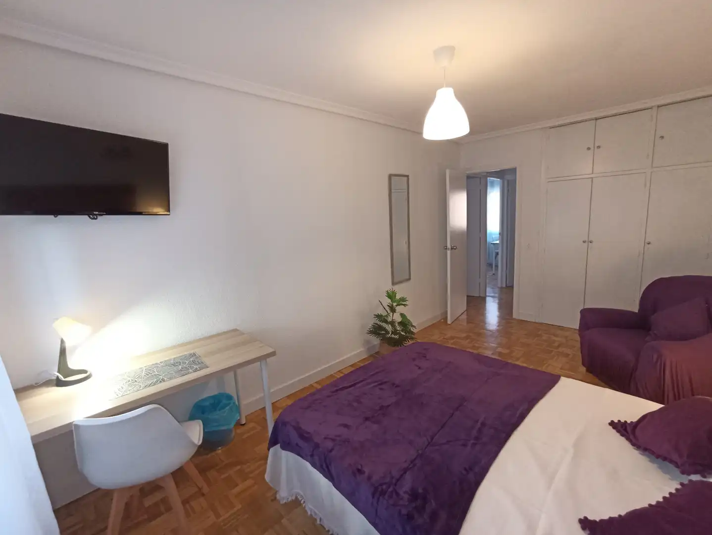 Bedroom of Flat for share in Ávila  with Heating, Parquet flooring and Terrace