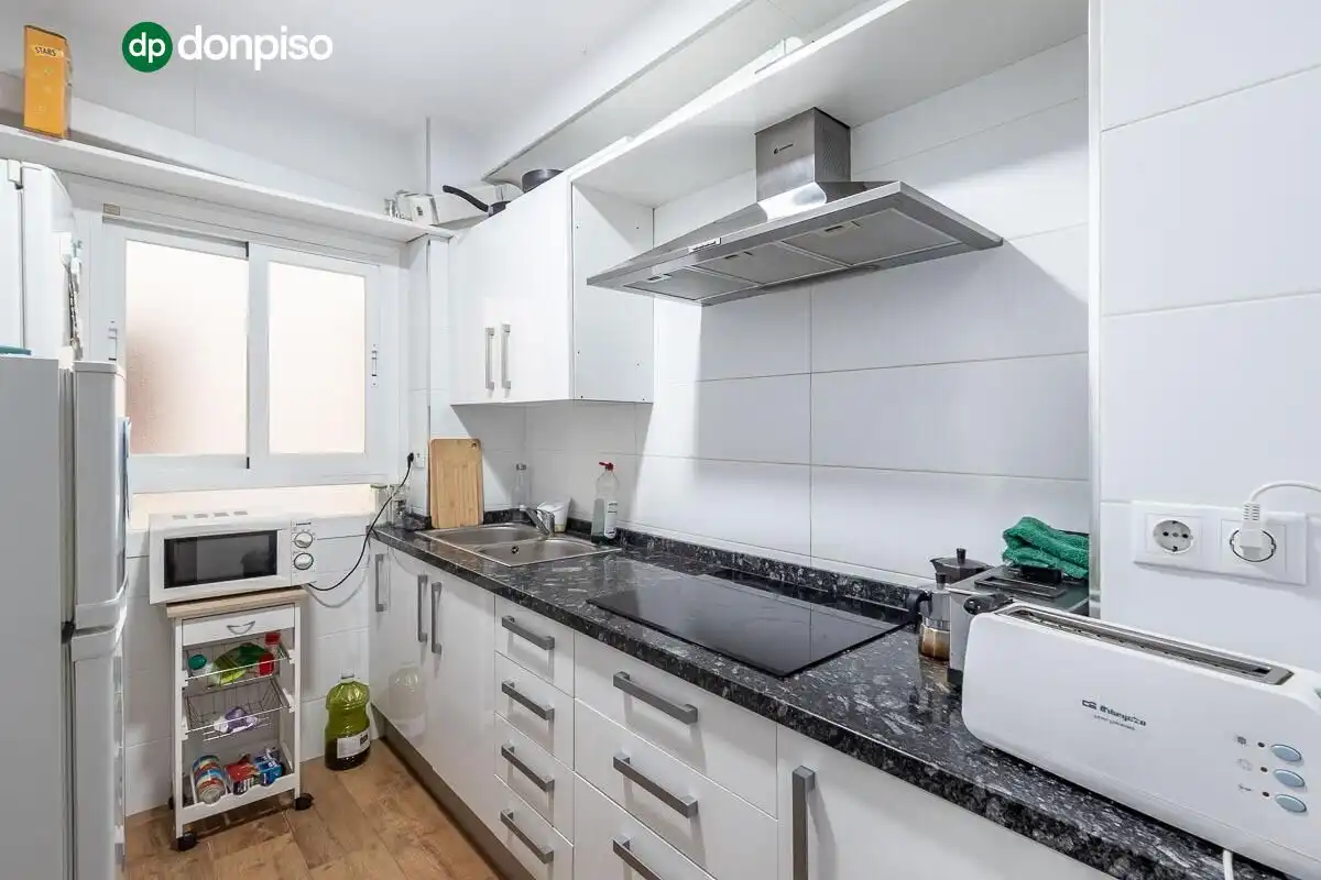 Küche von Wohnung zum Verkauf in Granada mit Heizung und Terrasse