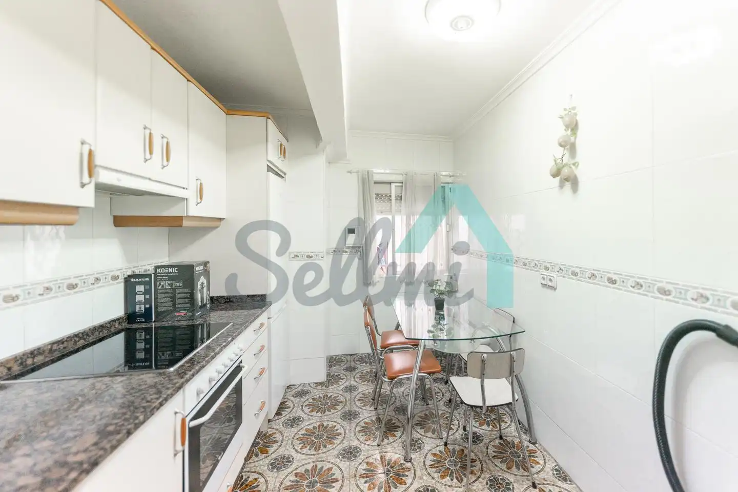 Kitchen of Flat for rent in Avilés  with Terrace and Furnished