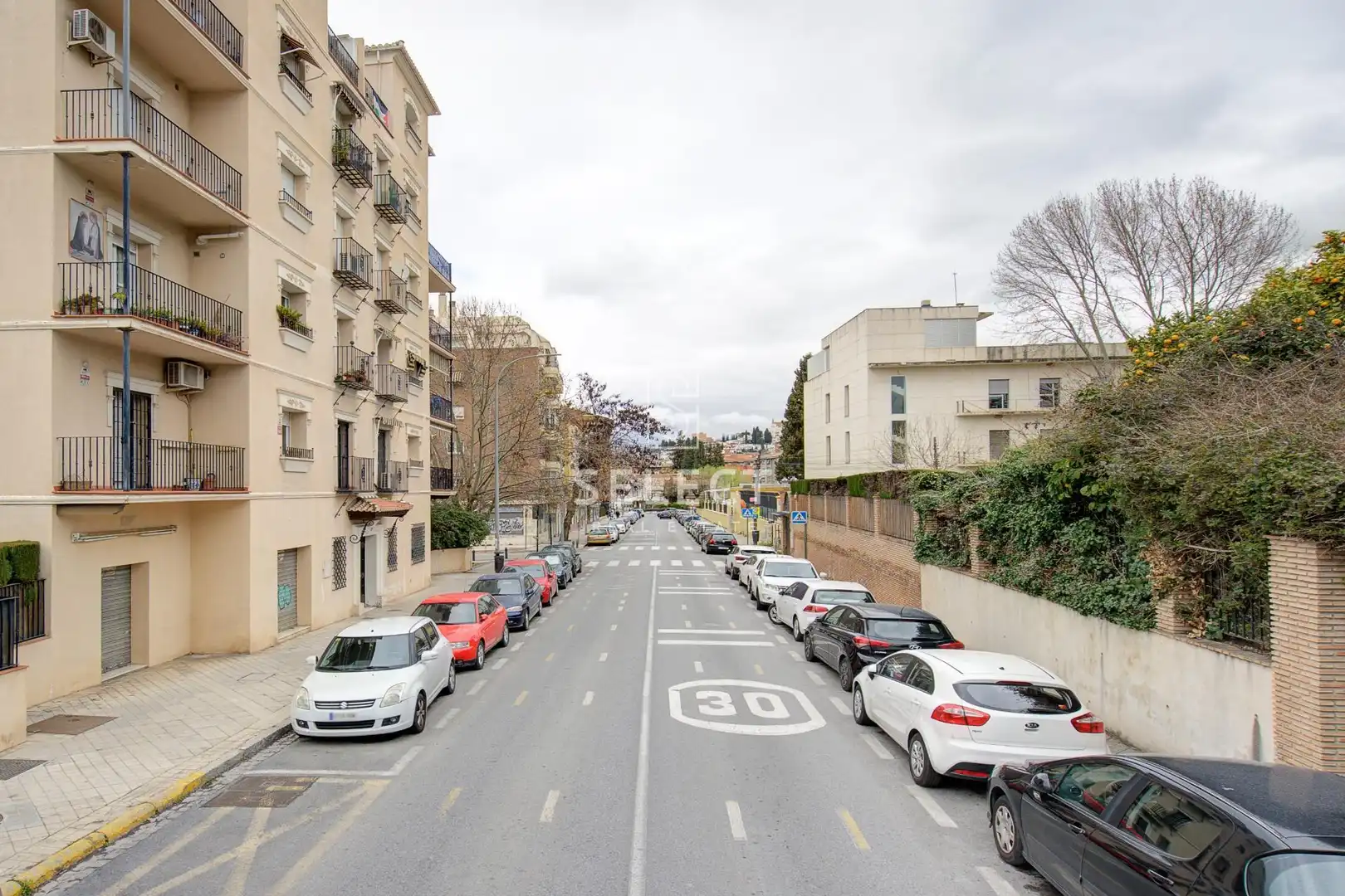 Vista exterior de Apartament en venda en Granada amb Aire condicionat, Calefacció i Jardí privat