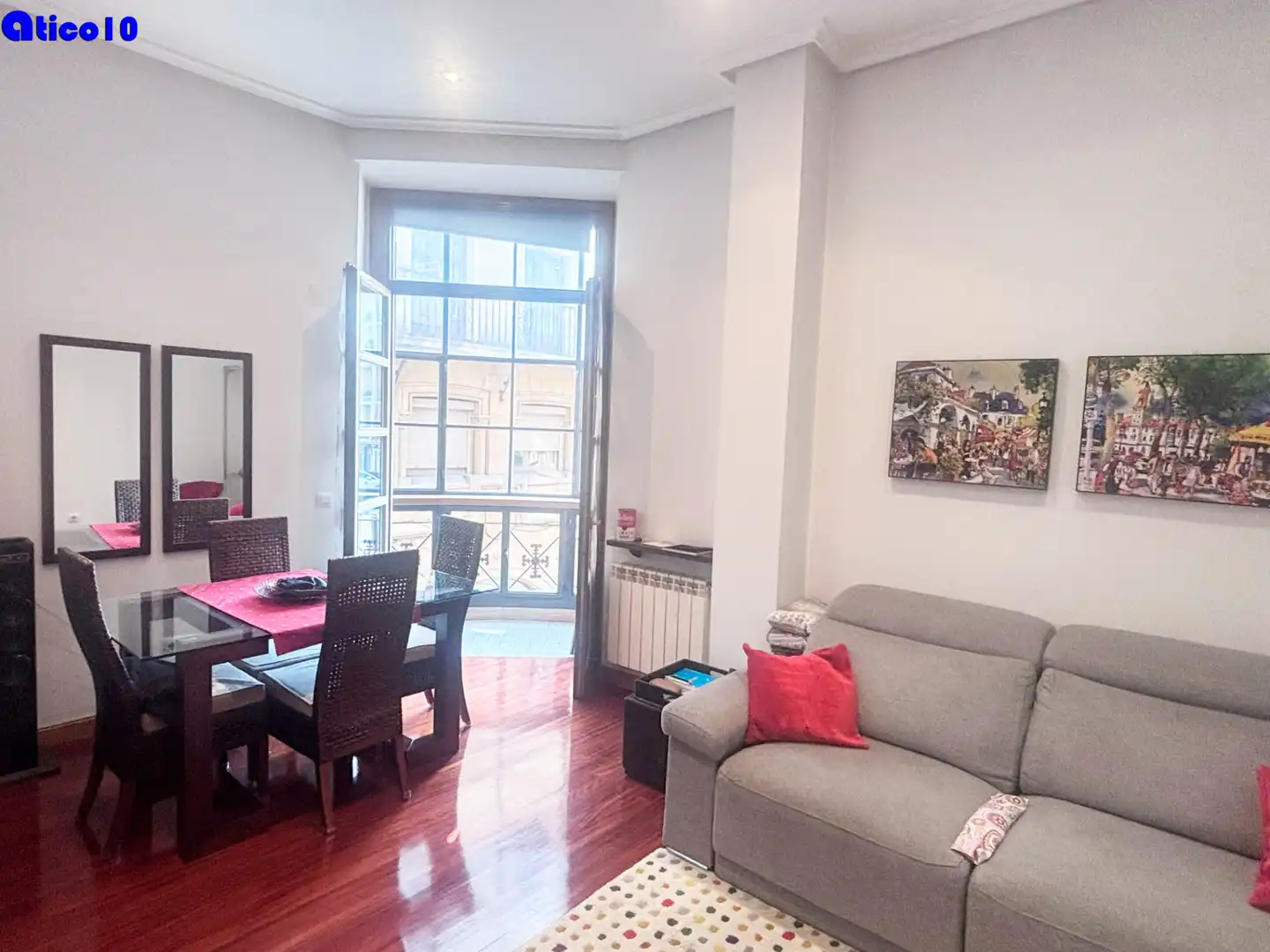 Sala d'estar de Pis en venda en Oviedo  amb Calefacció, Moblat i Forn