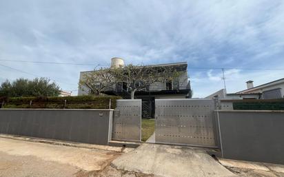 Vista exterior de Casa o xalet en venda en Alcanar amb Aire condicionat, Terrassa i Balcó