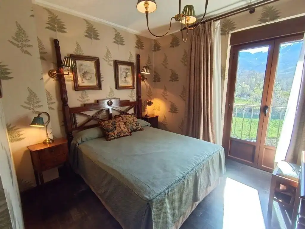 Bedroom of Buildings for sale in Navalonguilla