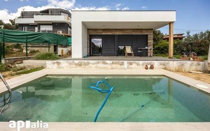 Piscina de Casa o xalet en venda en Castellar del Vallès amb Aire condicionat, Calefacció i Jardí privat