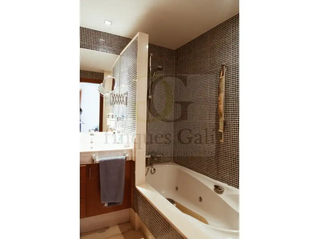 Bathroom of Duplexes for sale in Manresa  with Air Conditioner, Terrace and Storage room