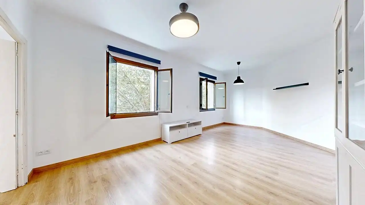 Sala d'estar de Pis en venda en Barcelona amb Parquet