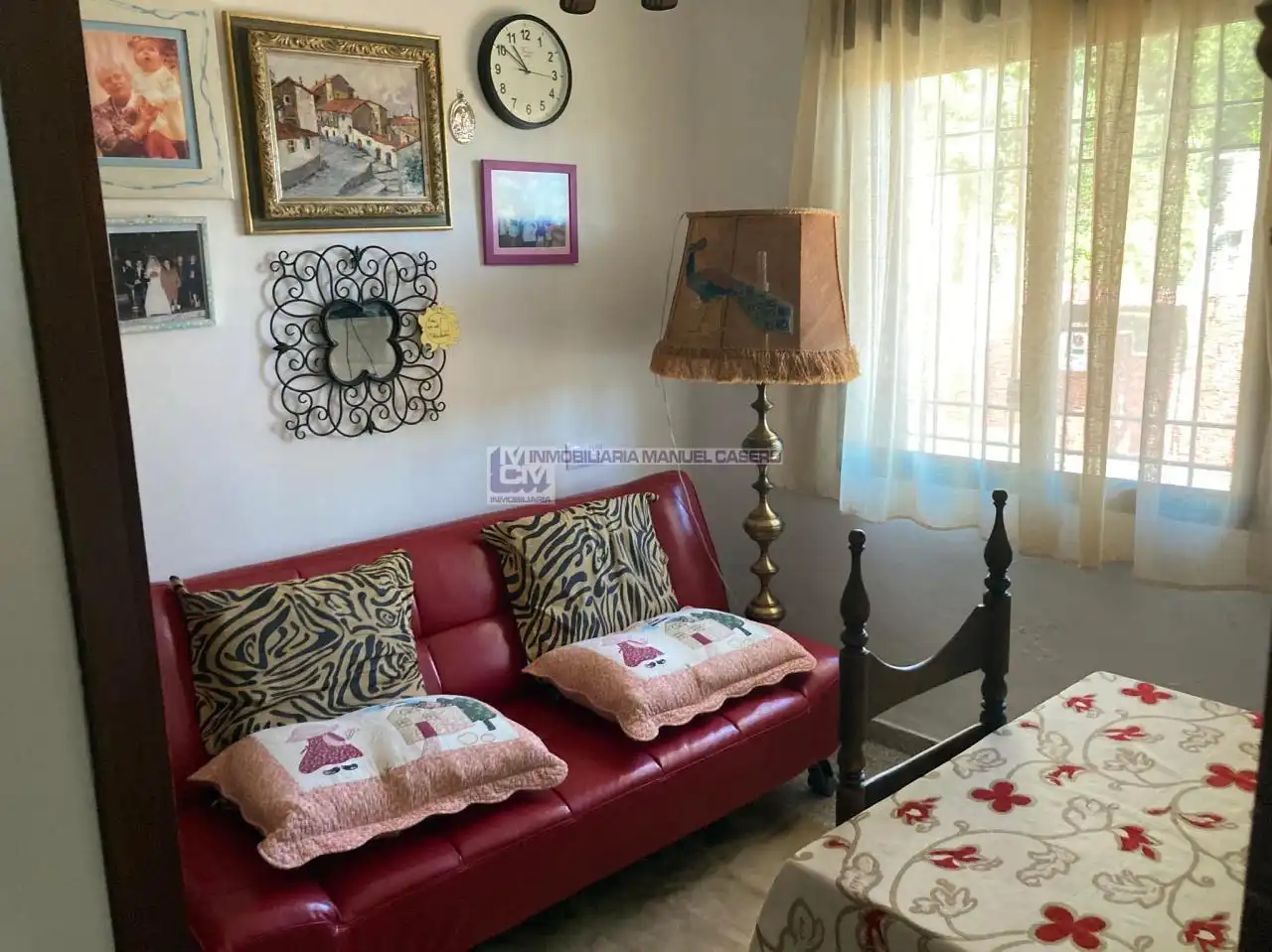 Sala d'estar de Casa o xalet en venda en Cáceres amb Calefacció, Jardí privat i Terrassa