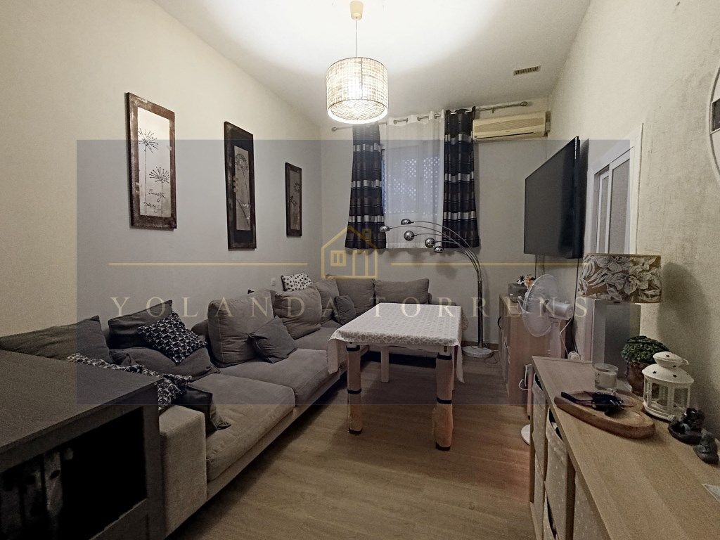 Sala d'estar de Casa o xalet en venda en Alcalá de Guadaira