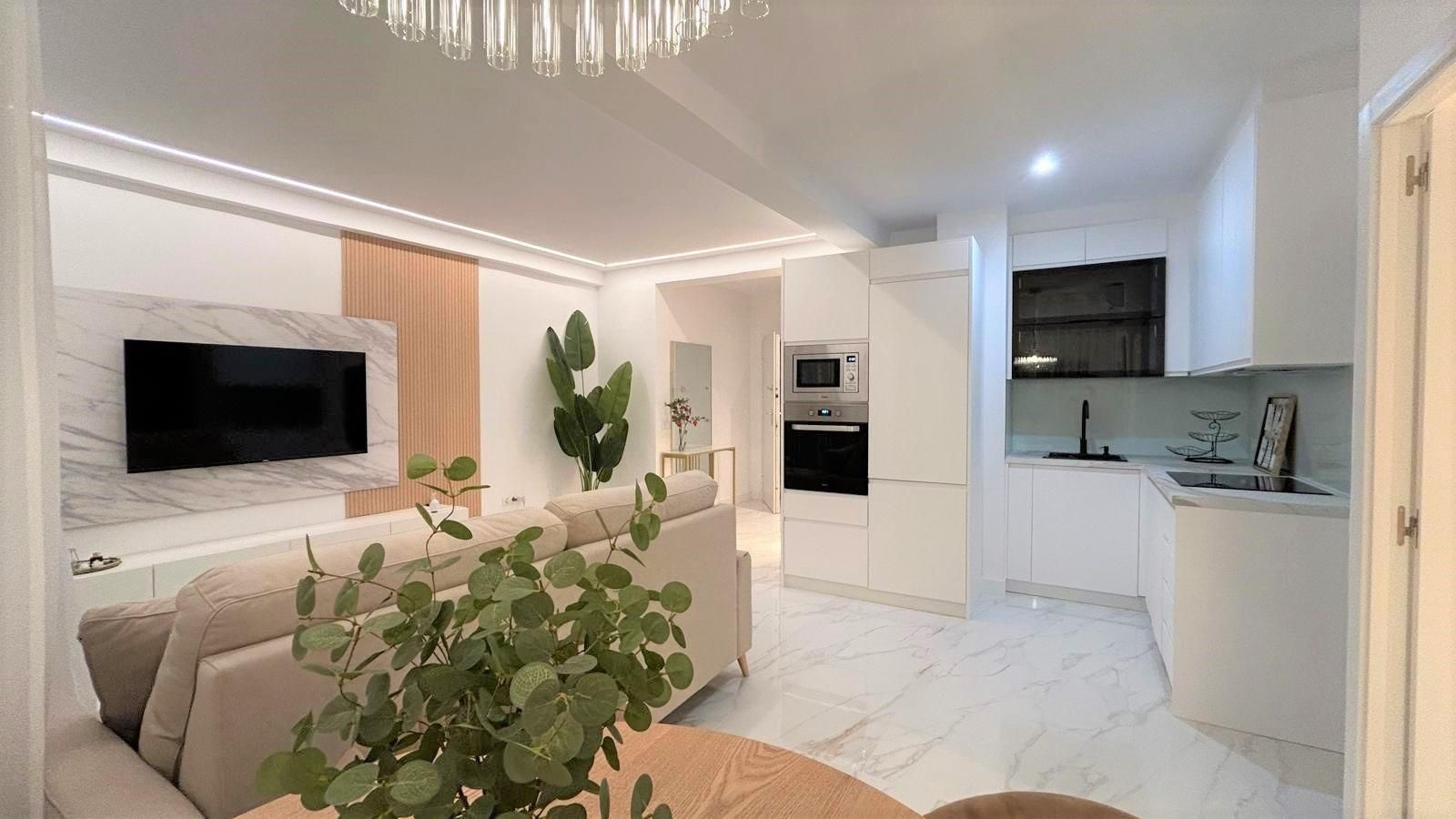 Cuina de Apartament en venda en Torremolinos amb Aire condicionat, Calefacció i Terrassa