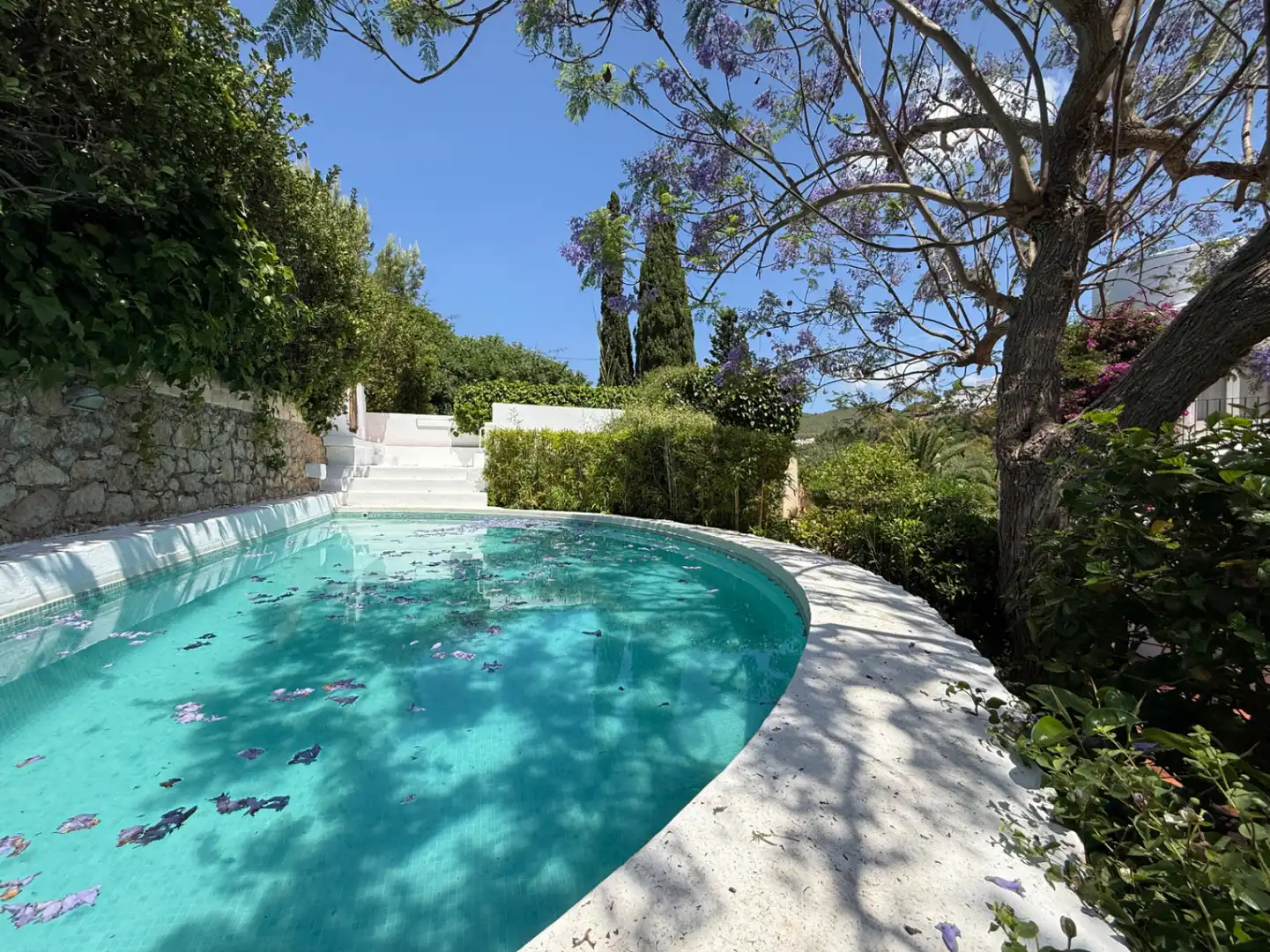 Swimming pool of Houses for sale in Santa Eulària des Riu  with Air Conditioner, Heating and Terrace