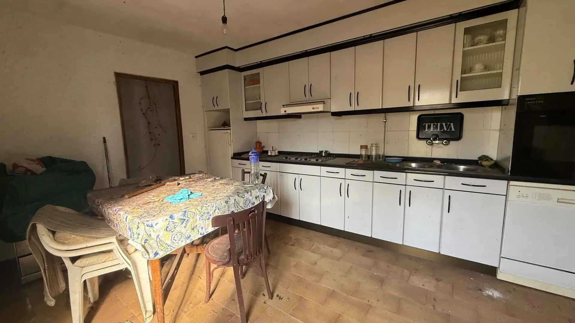Cuina de Casa o xalet en venda en Toén amb Jardí privat, Moblat i Balcó