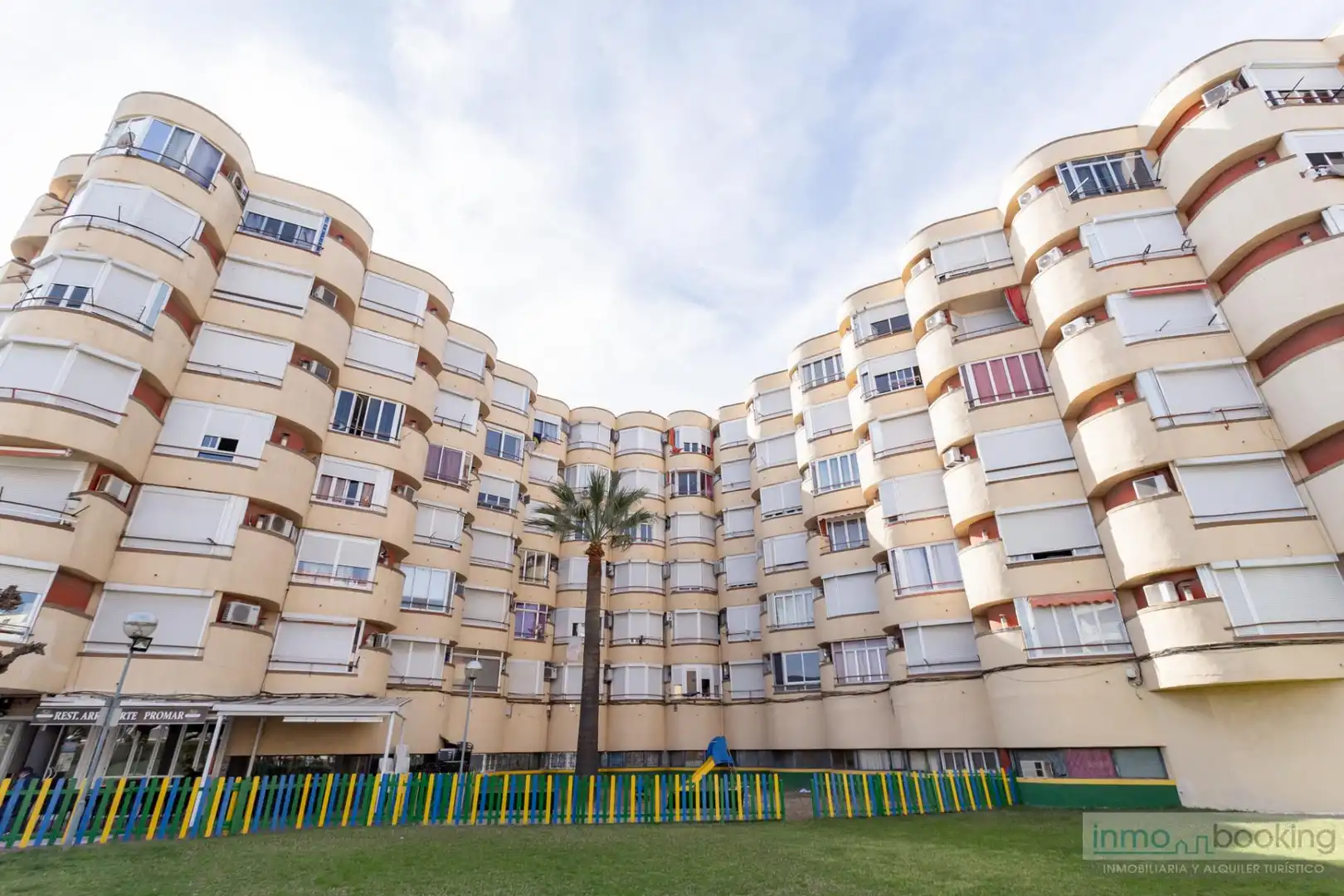Vista exterior de Estudi en venda en Vila-seca amb Aire condicionat, Calefacció i Piscina comunitària