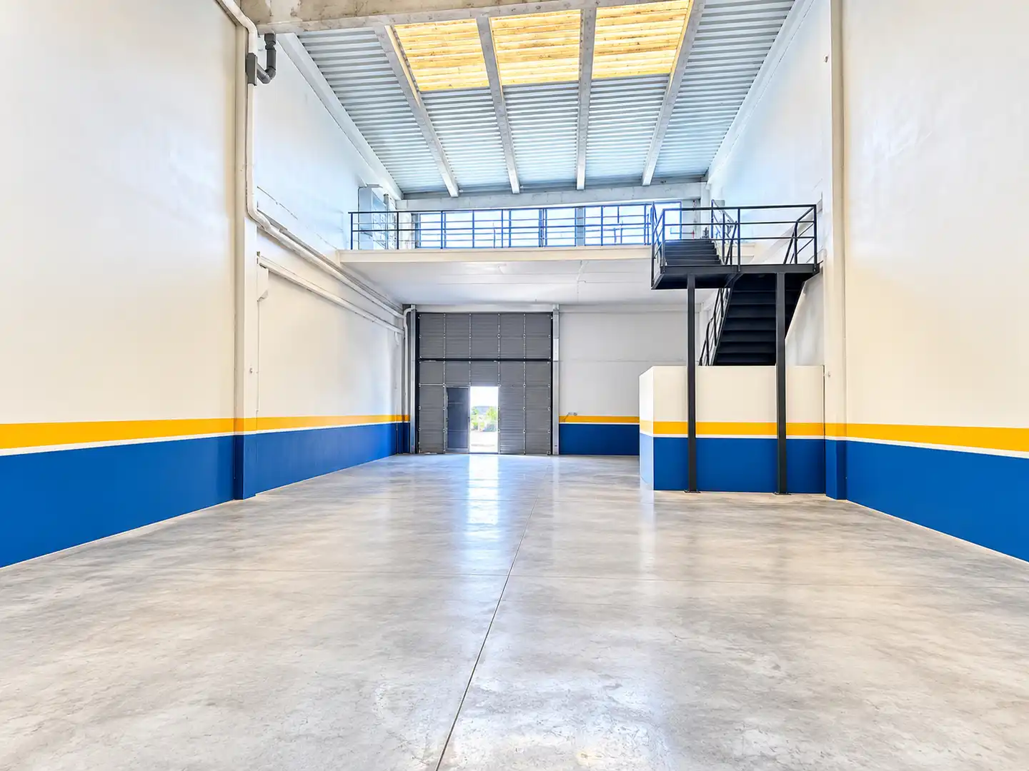 Industrial building for sale in Calle la Venta 11
