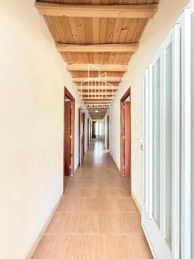 Houses for sale in Topas  with Private garden and Furnished