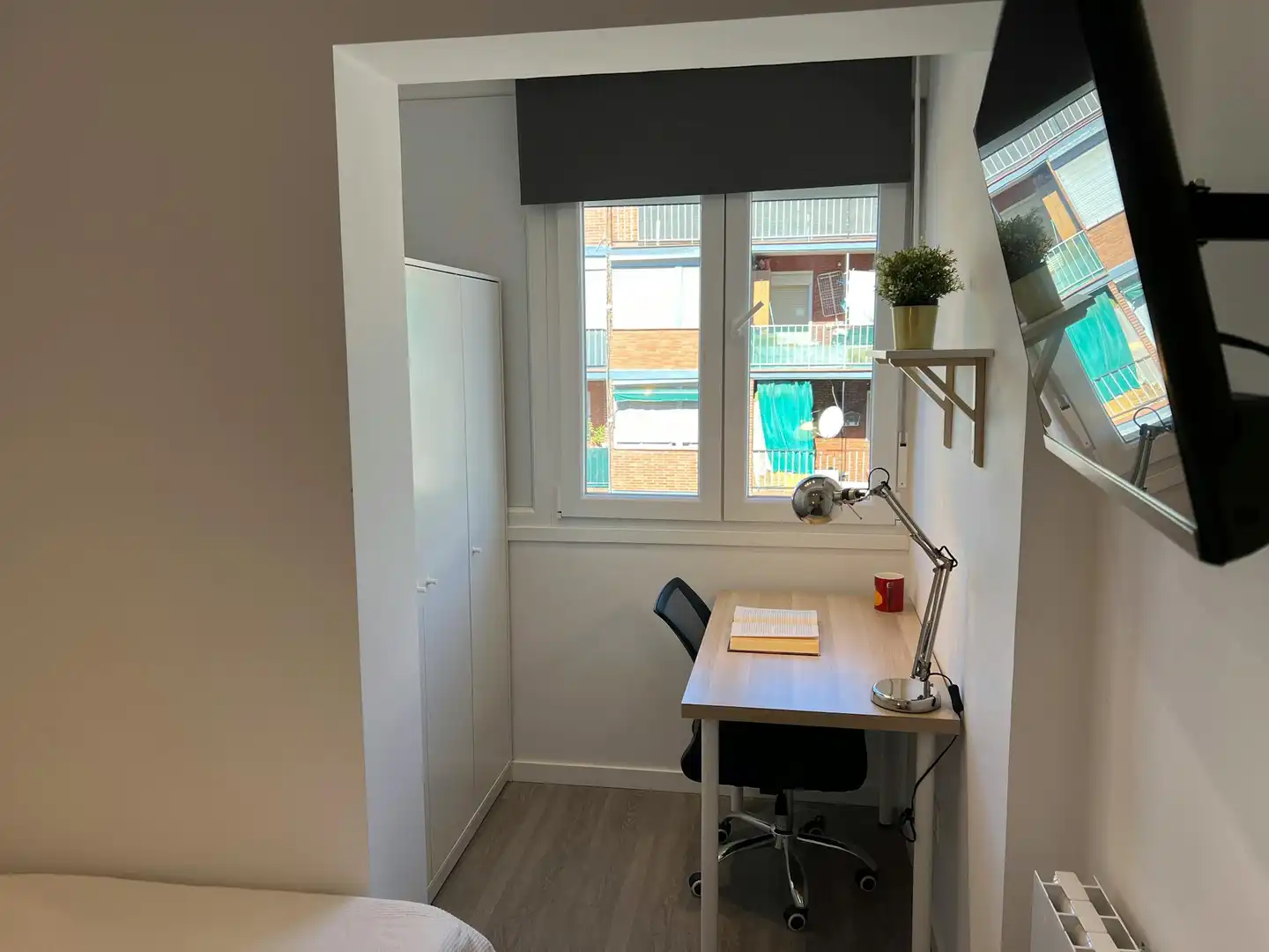 Schlafzimmer von Wohnung zur Miete in Madrid mit Heizung, Möbliert und Waschmaschine
