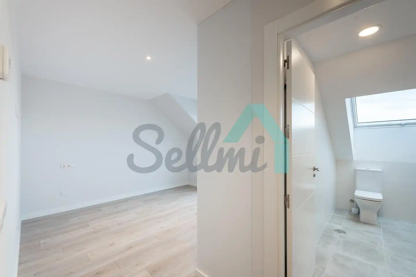 Attic for rent in Rendueles Llanos, Ceares