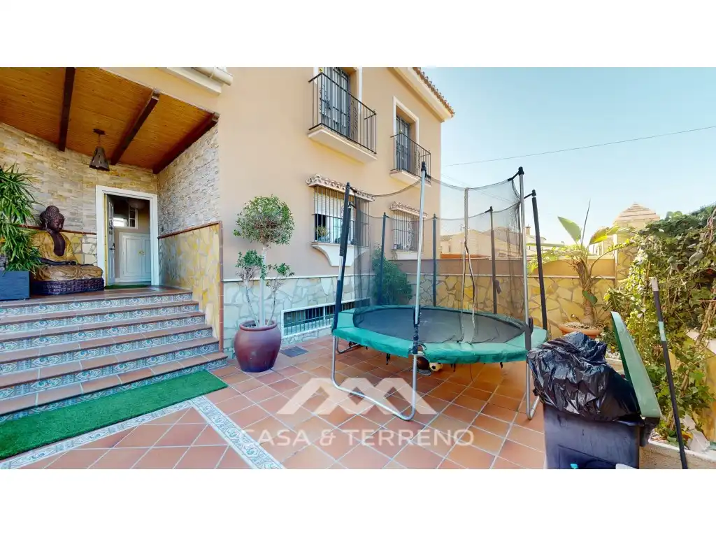 Jardí de Casa o xalet en venda en Vélez-Málaga amb Aire condicionat, Jardí privat i Terrassa