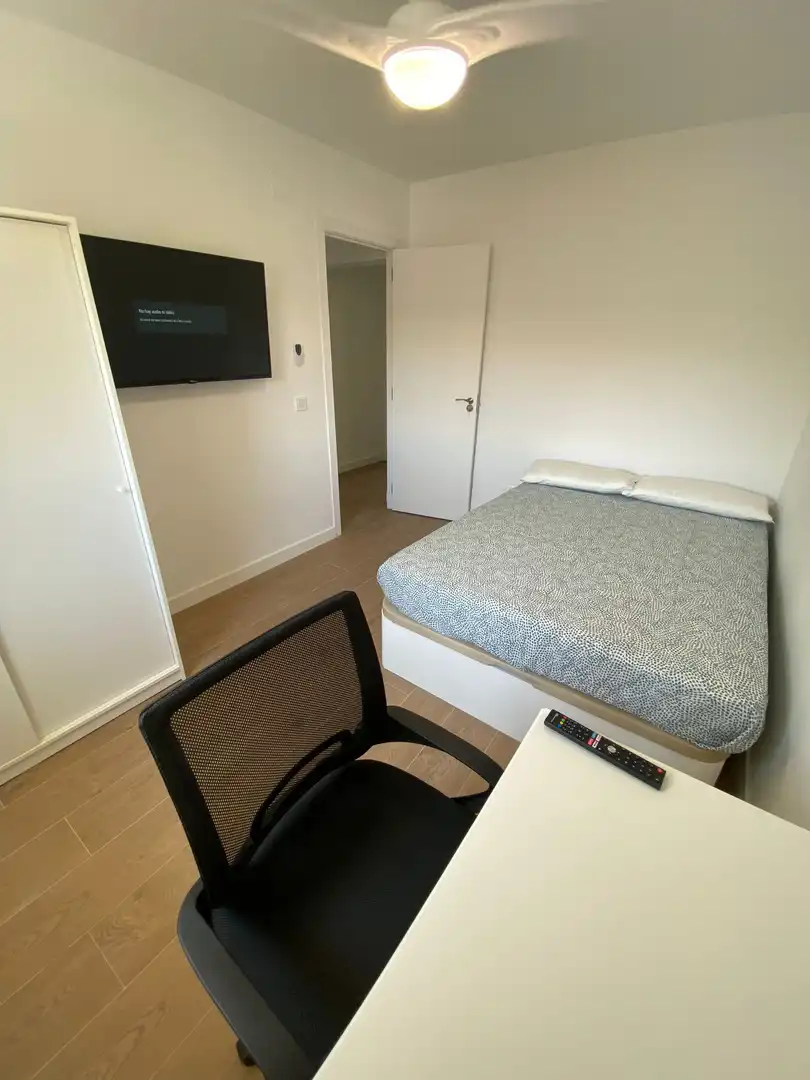 Room in Calle Orio, 4, Los Ángeles