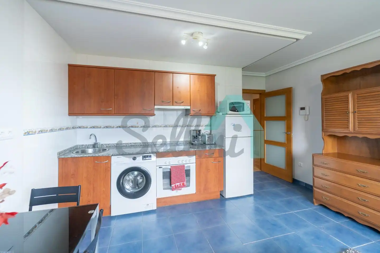 Cuina de Pis de lloguer en Oviedo  amb Calefacció, Parquet i Terrassa