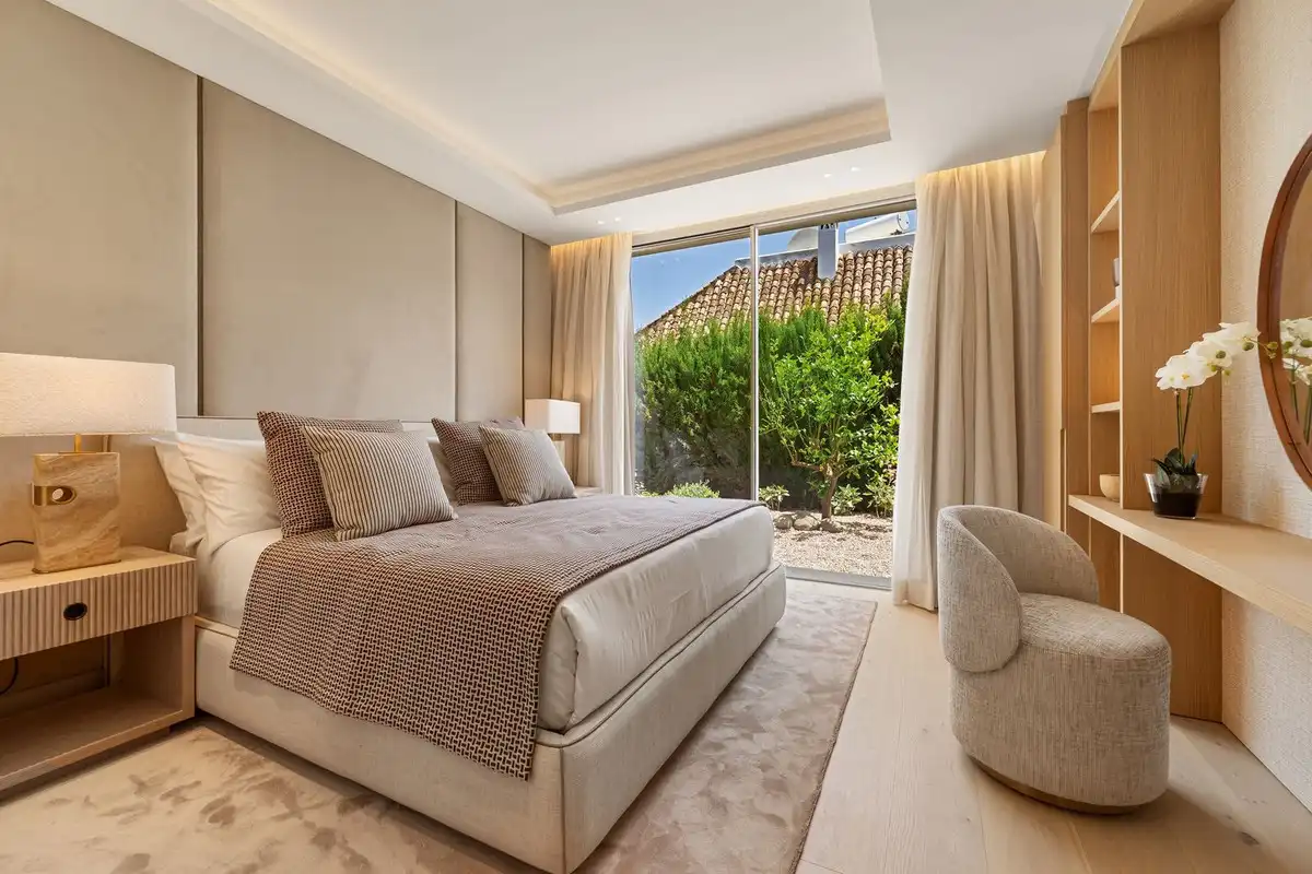 Detached house with pool for sale in Nueva Andalucía, imagen 9