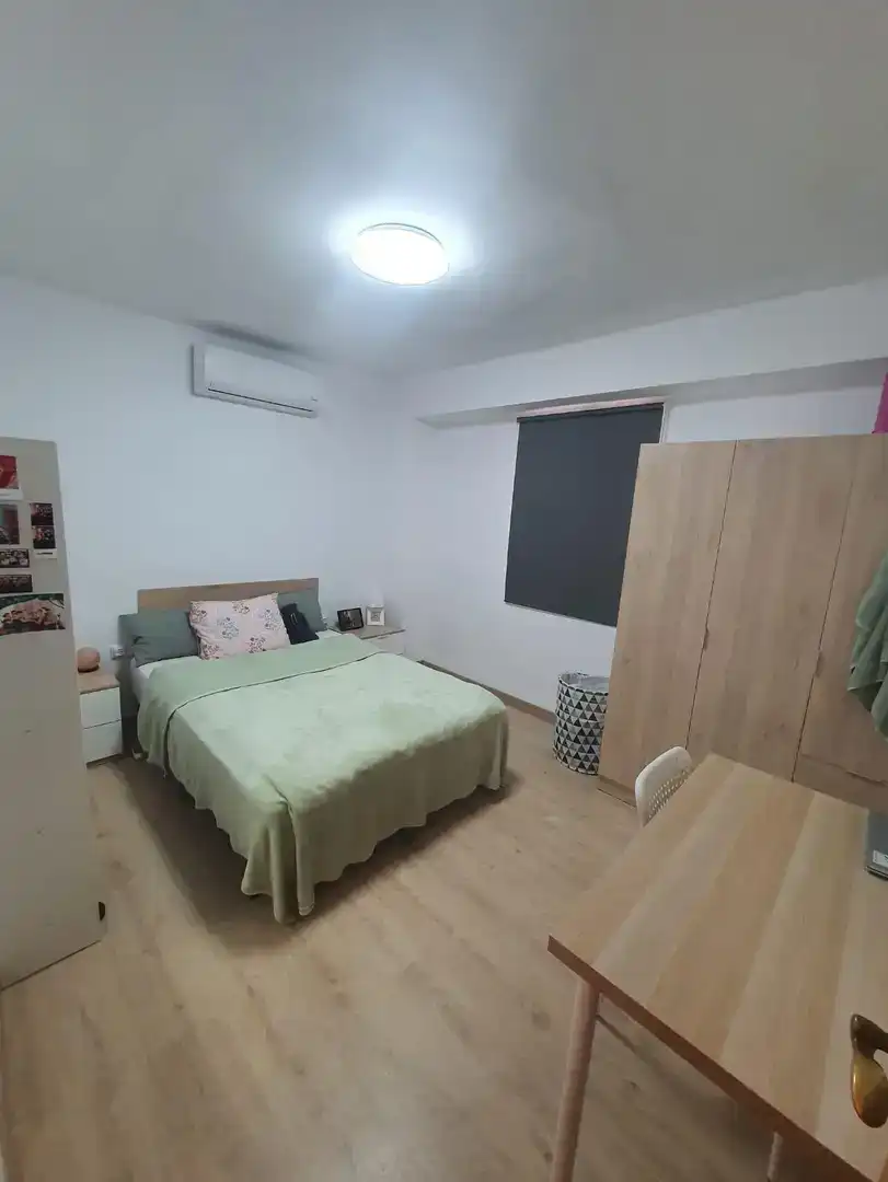 Dormitori de Pis en venda en  Valencia Capital amb Aire condicionat i Balcó