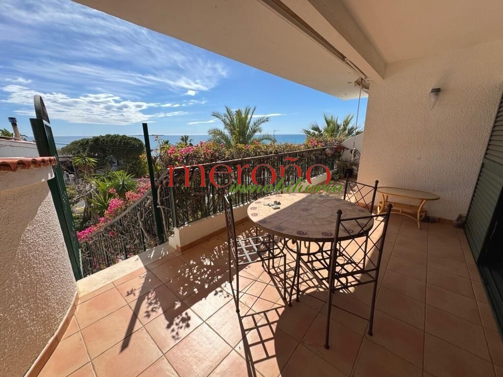 Vista exterior de Apartament en venda en Santa Pola amb Aire condicionat, Calefacció i Jardí privat