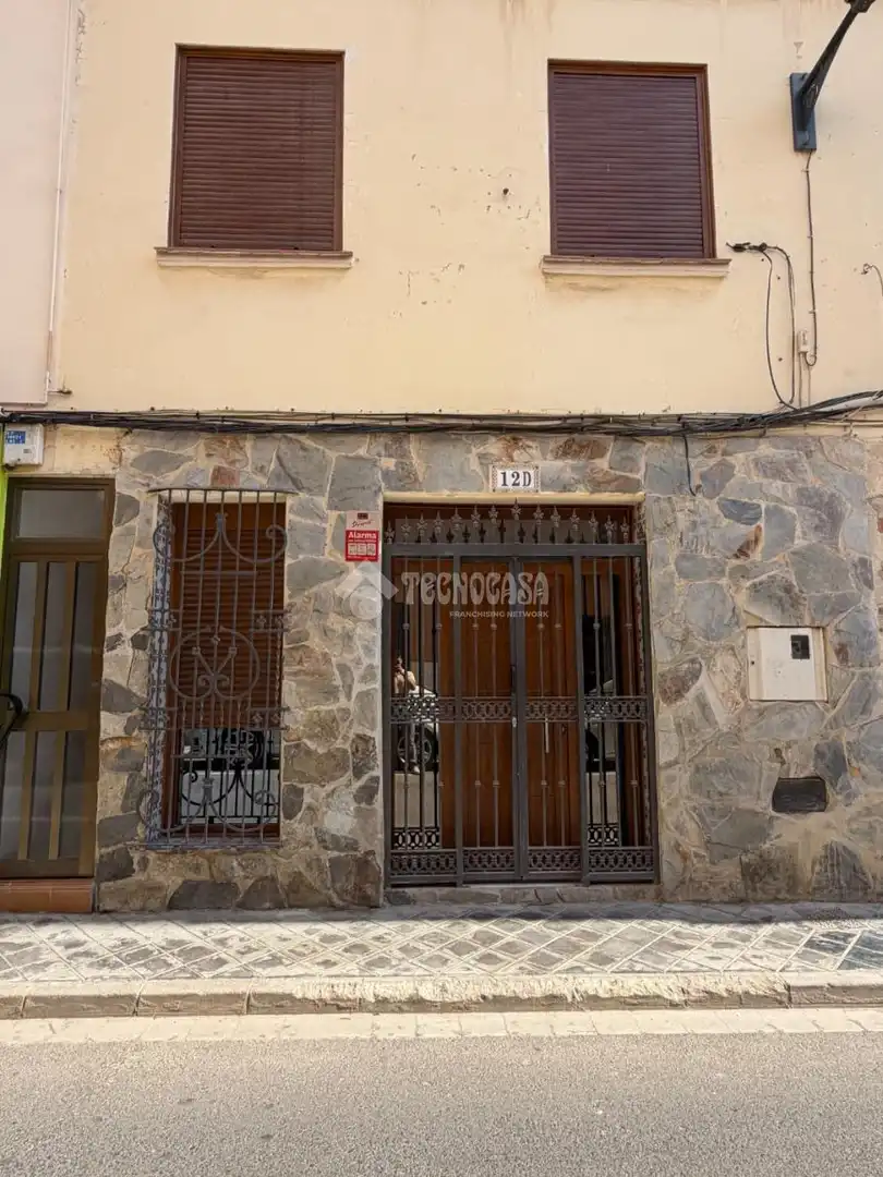 Vista exterior de Casa adosada en venta en Xirivella con Aire acondicionado
